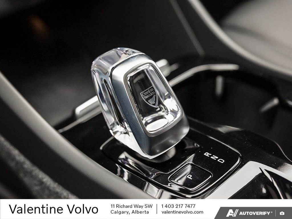 2024 Volvo XC40 Plus Bright Theme-18