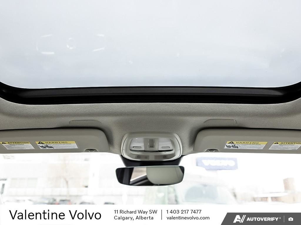 2024 Volvo XC40 Ultimate Bright Theme-24