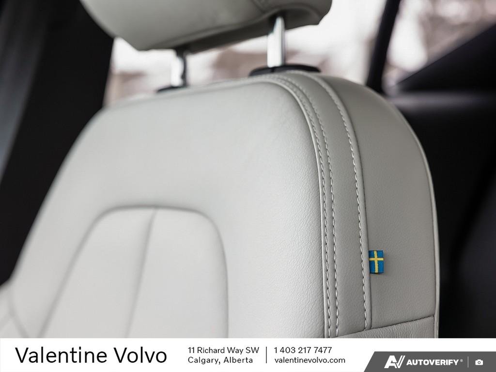 2024 Volvo XC40 Ultimate Bright Theme-22