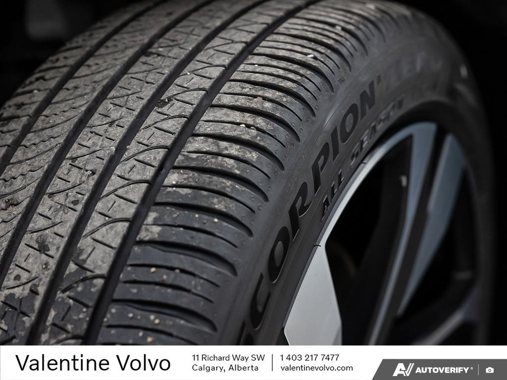 2024 Volvo XC40 Ultimate Bright Theme-6