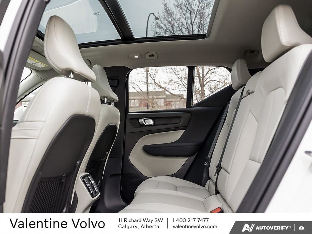 2024 Volvo XC40 Ultimate Bright Theme-23