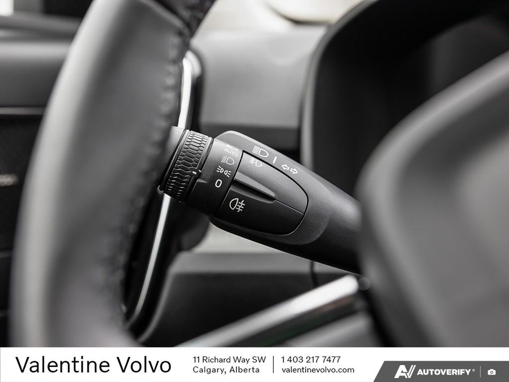 2024 Volvo XC40 Ultimate Bright Theme-15