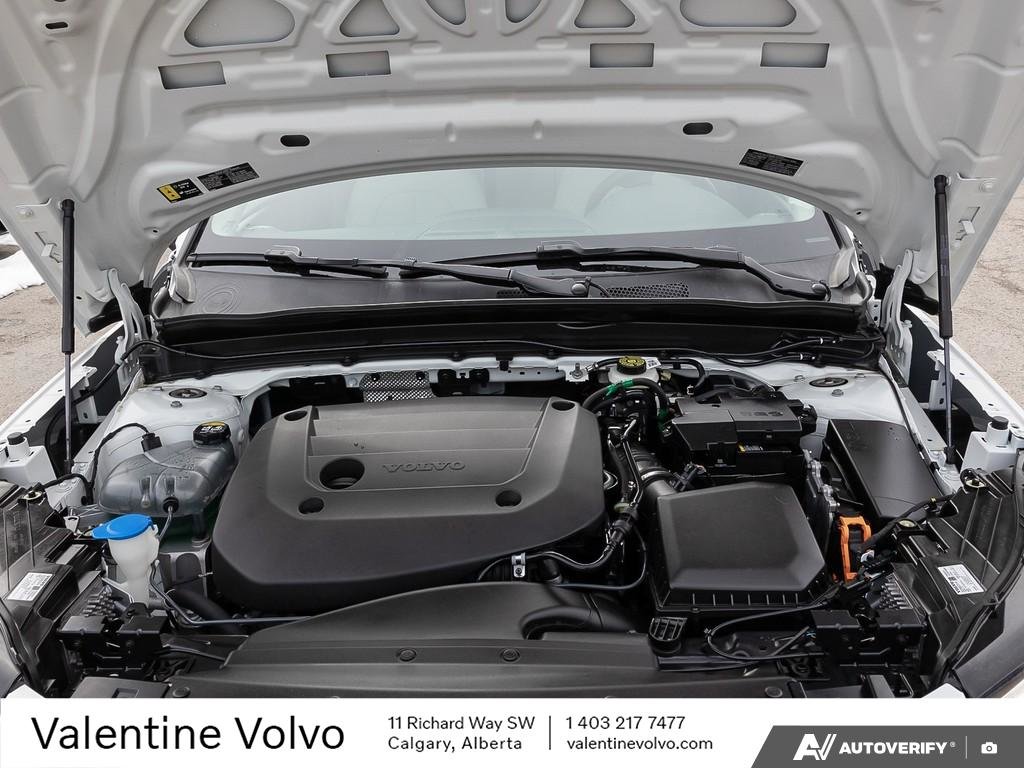 2024 Volvo XC40 Ultimate Bright Theme-7