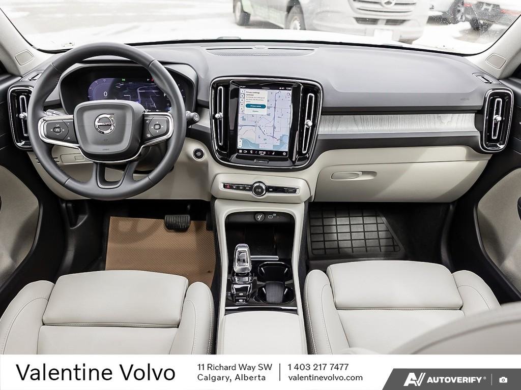 2024 Volvo XC40 Ultimate Bright Theme-25