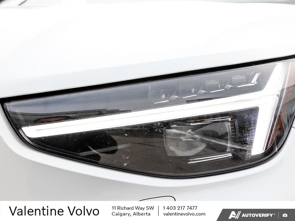 2024 Volvo XC40 Ultimate Bright Theme-8