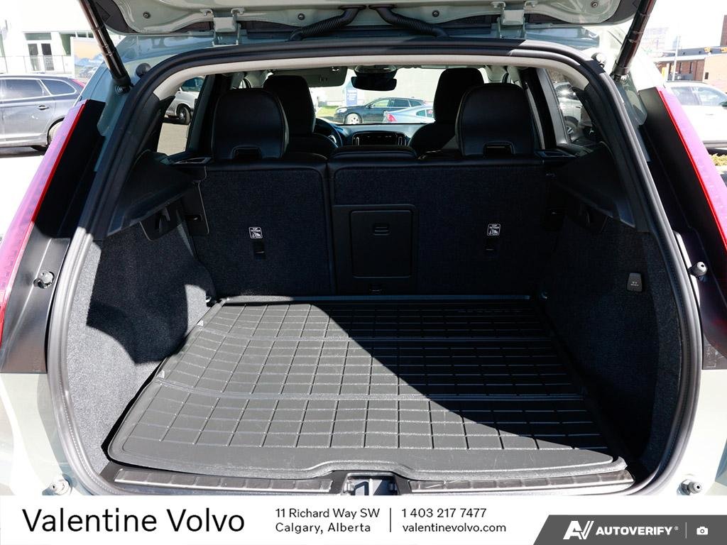 2024 Volvo XC40 Ultimate Bright Theme-5