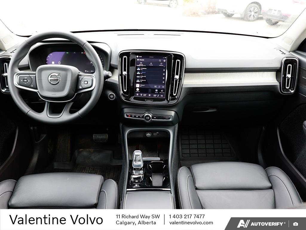 2024 Volvo XC40 Ultimate Dark Theme-25
