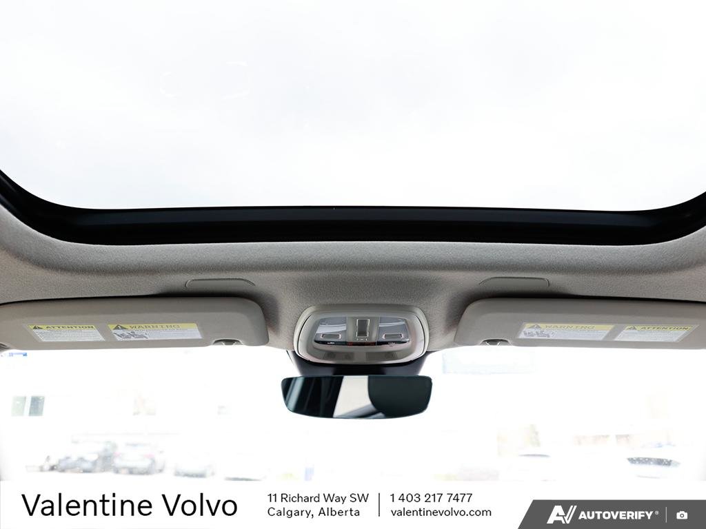 2024 Volvo XC40 Ultimate Dark Theme-24