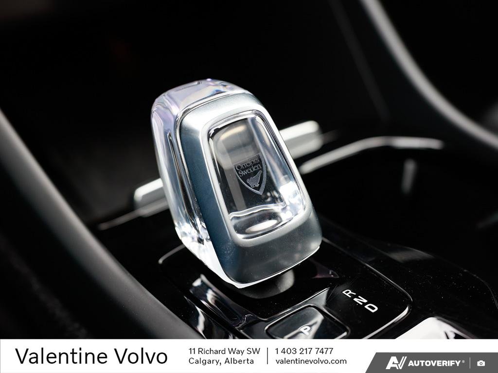 2024 Volvo XC40 Ultimate Dark Theme-18