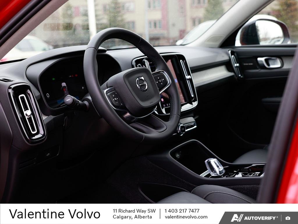 2024 Volvo XC40 Ultimate Dark Theme-12
