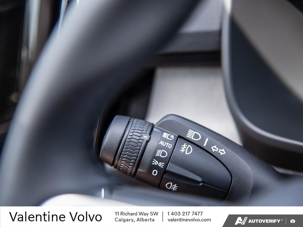 2024 Volvo XC40 Ultimate Dark Theme-14