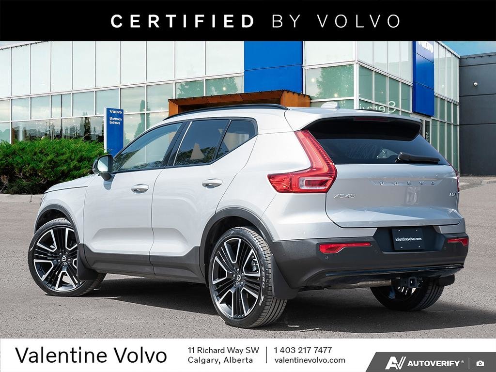 2024 Volvo XC40 Ultimate Dark Theme-3