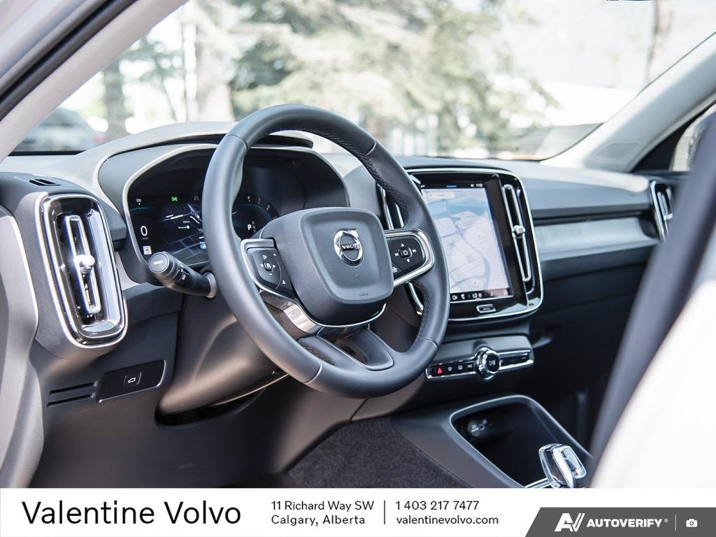 2024 Volvo XC40 Ultimate Dark Theme-11