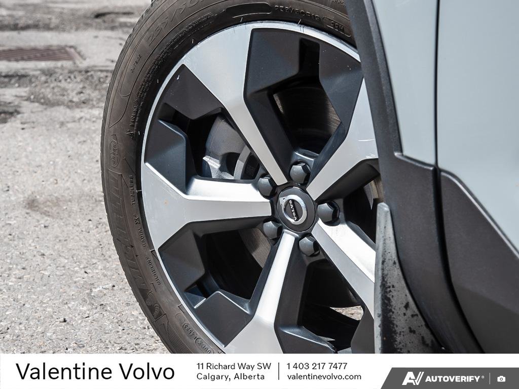 2024 Volvo XC40 Plus Bright Theme-5