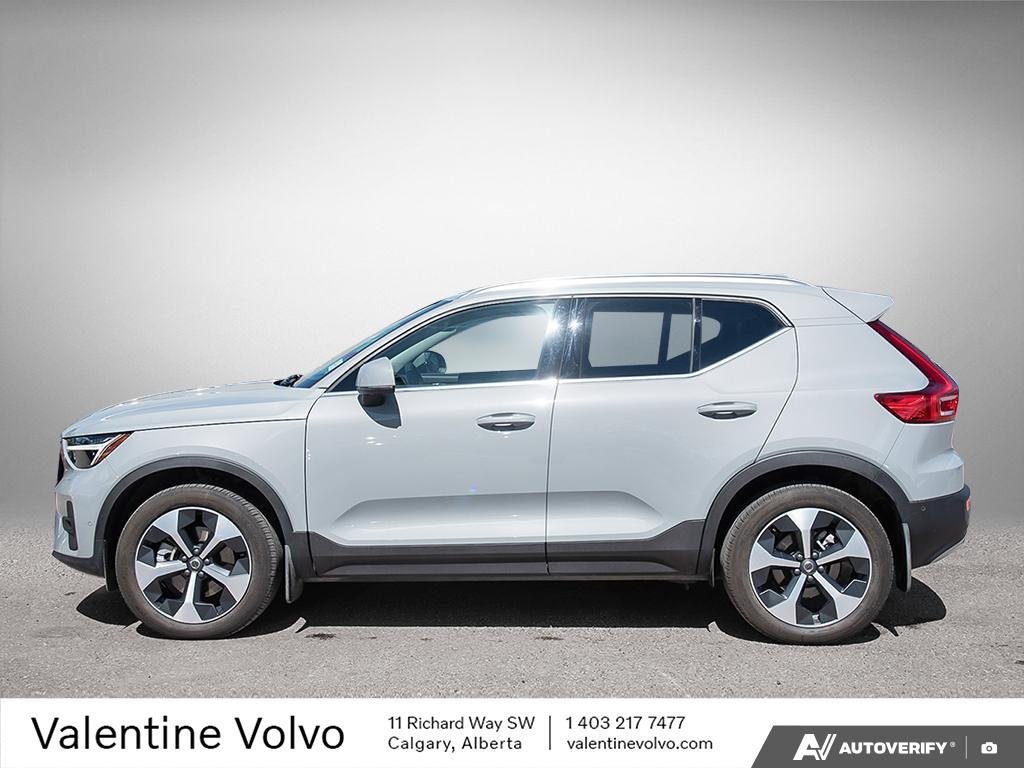 2024 Volvo XC40 Plus Bright Theme-2