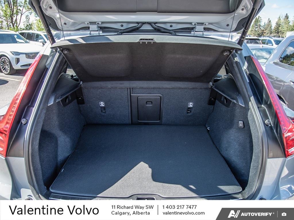 2024 Volvo XC40 Plus Bright Theme-9