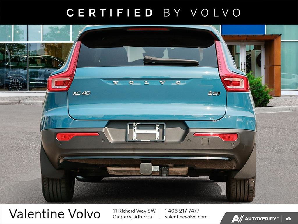 2024 Volvo XC40 Plus Dark Theme-4