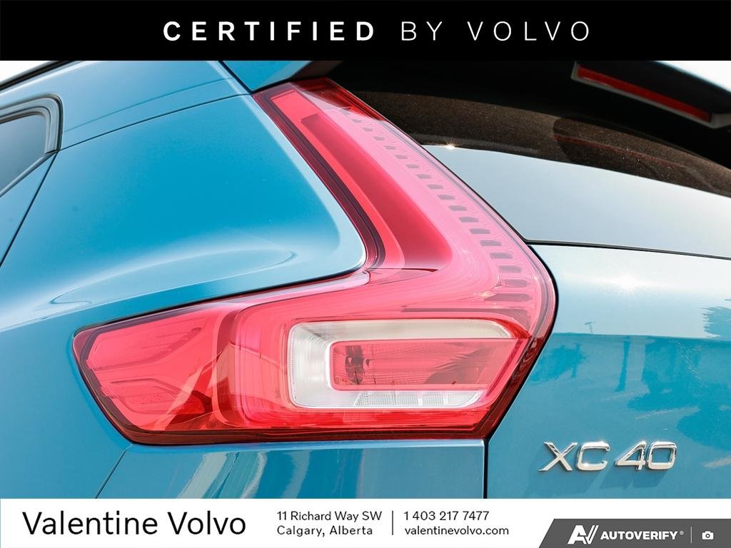 2024 Volvo XC40 Plus Dark Theme-6