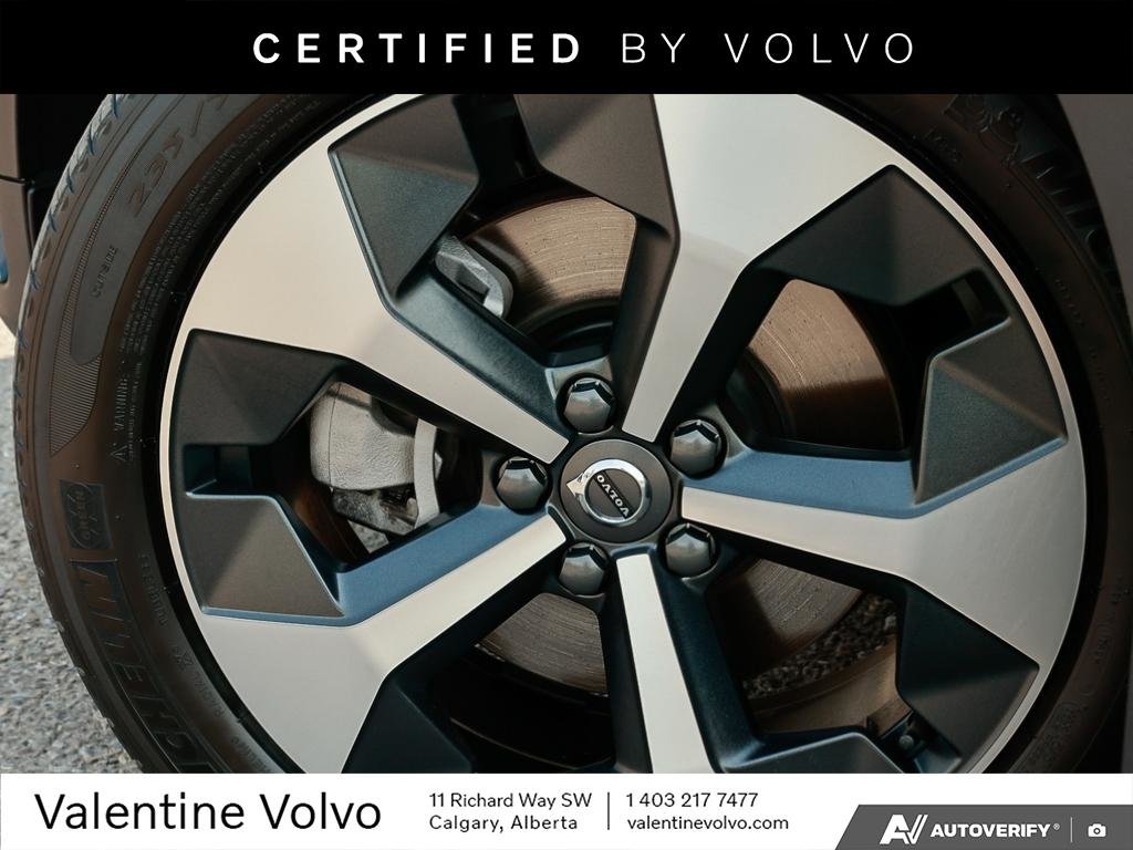 2024 Volvo XC40 Plus Dark Theme-7