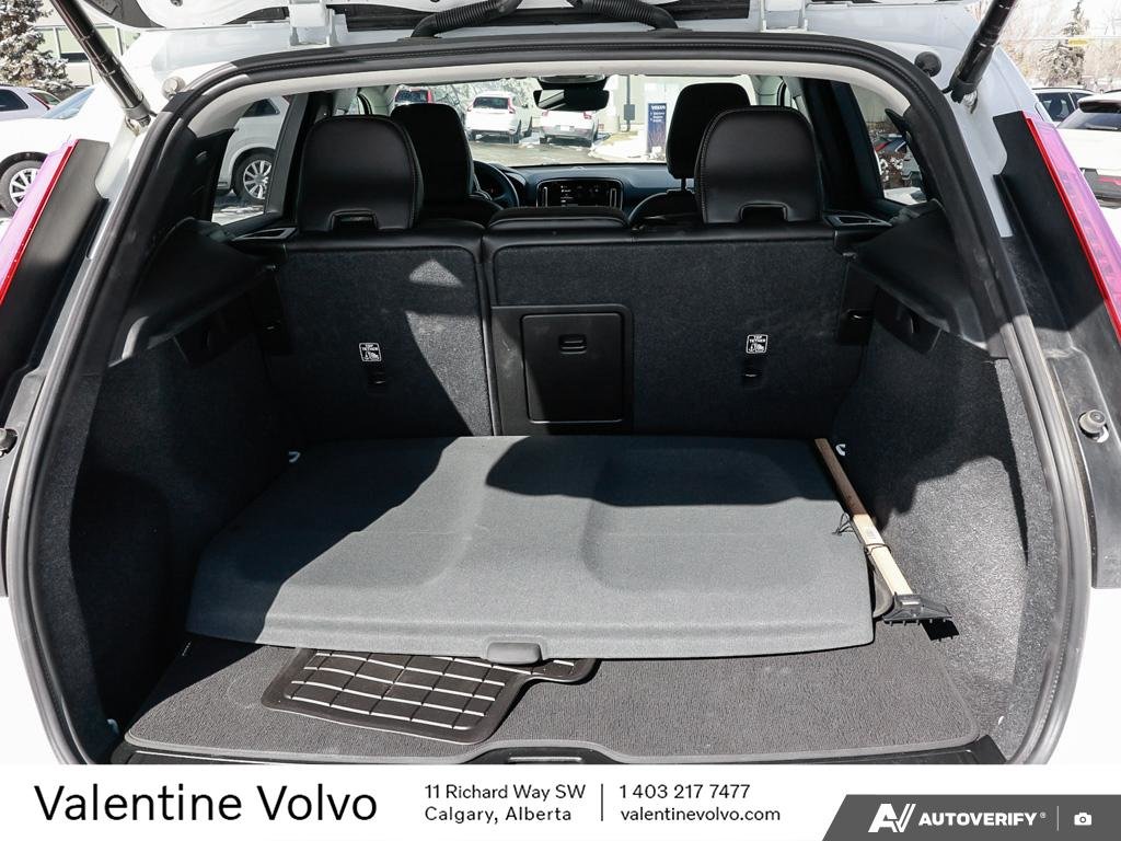 2025 Volvo XC40 Core Bright Theme-10