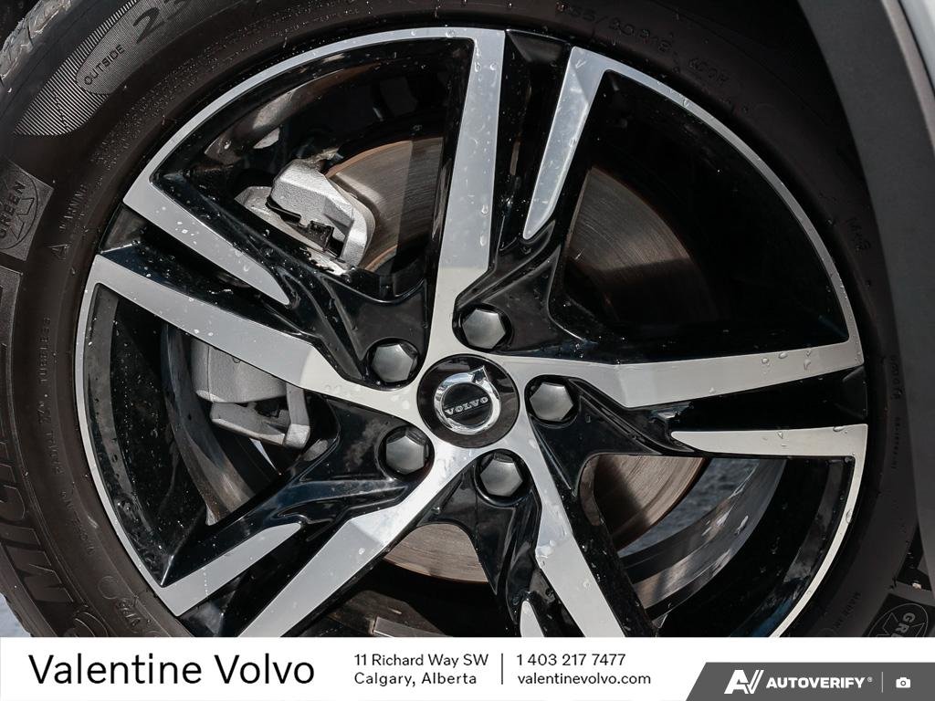 2025 Volvo XC40 Core Bright Theme-5