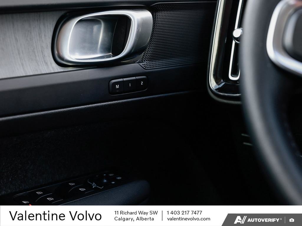 2025 Volvo XC40 Core Bright Theme-17