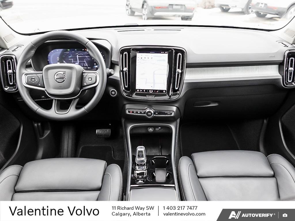2025 Volvo XC40 Plus Dark Theme-25