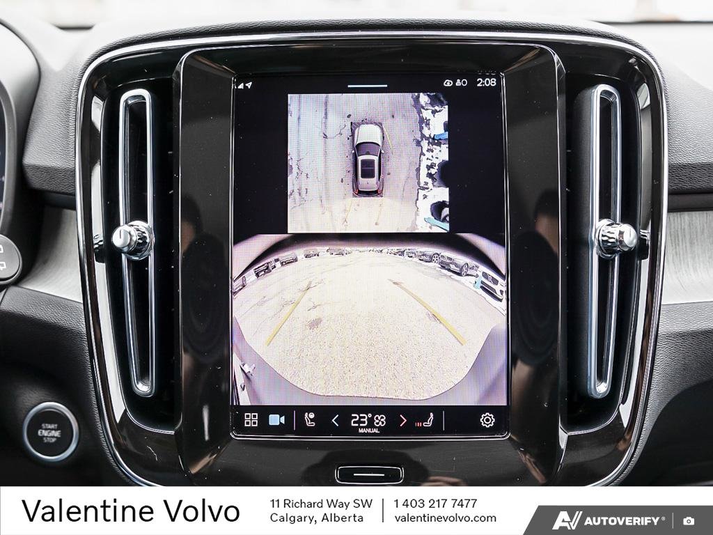2025 Volvo XC40 Plus Dark Theme-26