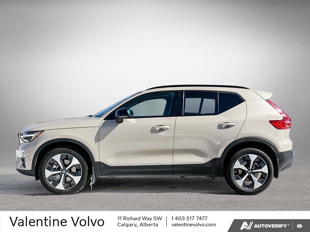2025 Volvo XC40 Plus Dark Theme-2