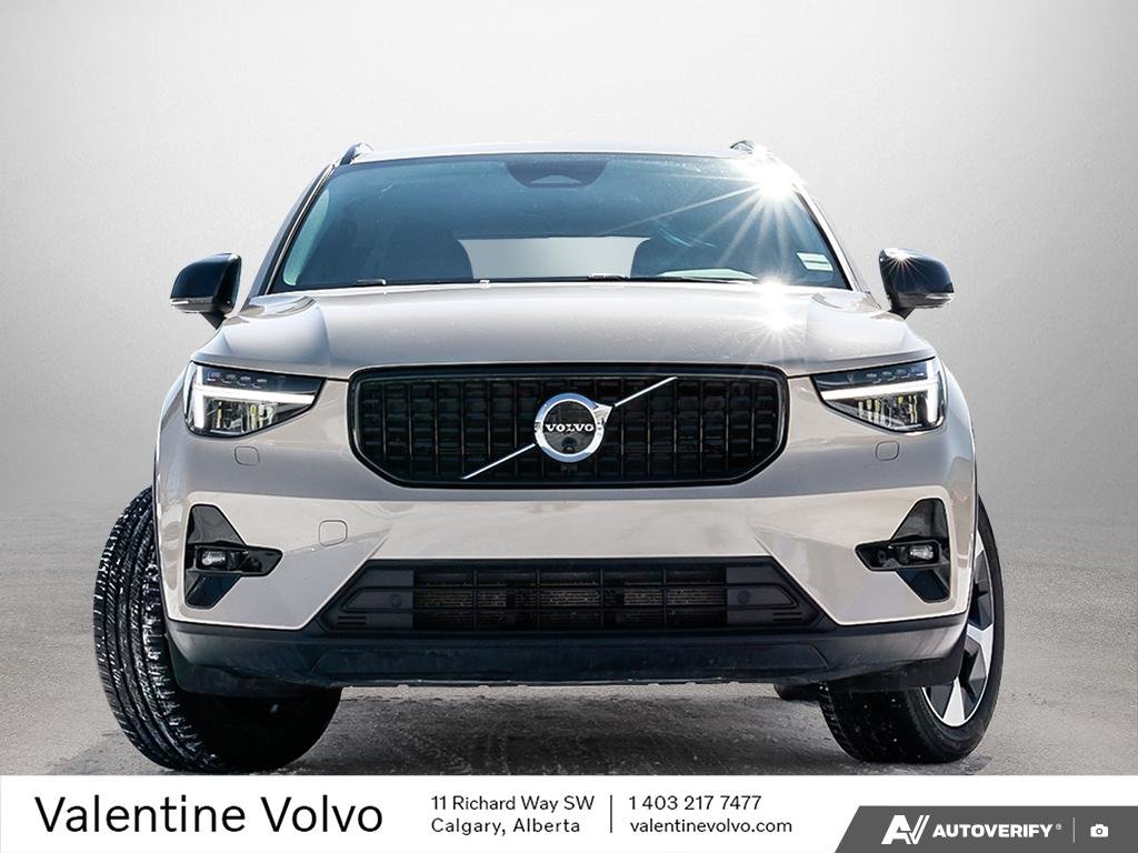 2025 Volvo XC40 Plus Dark Theme-1