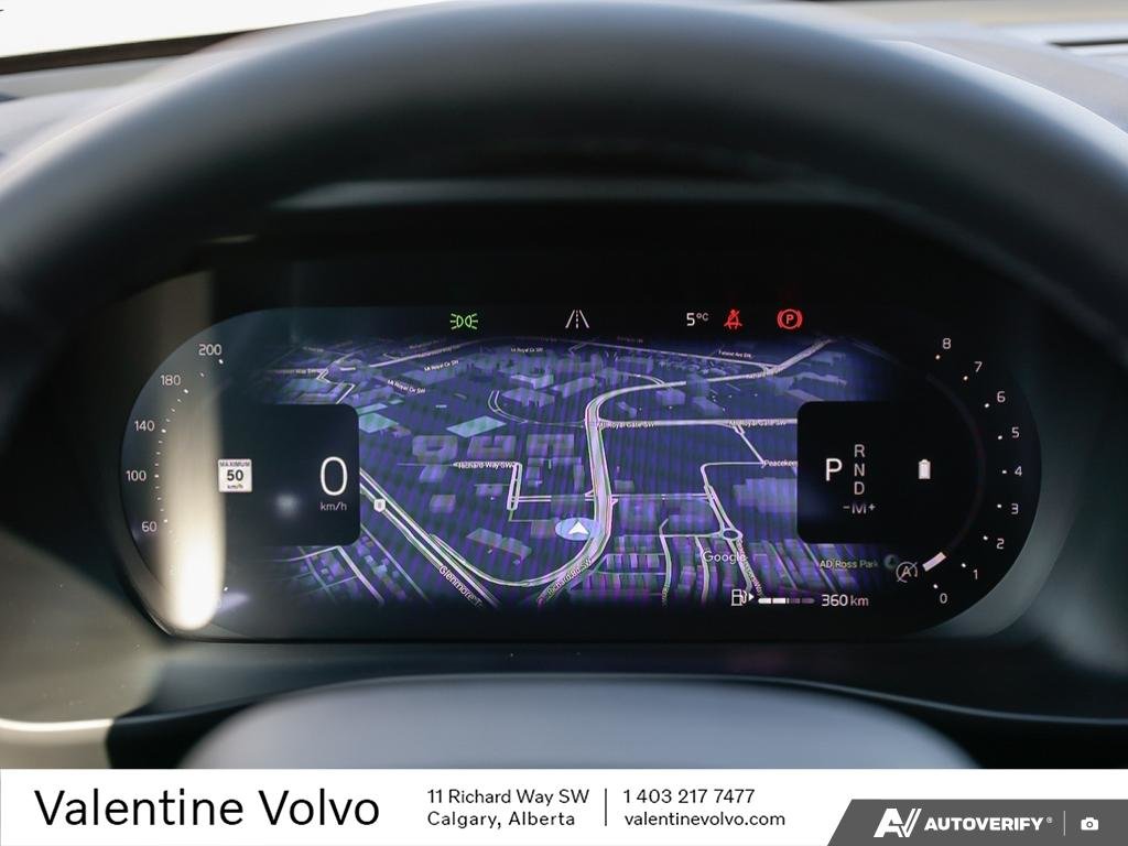2025 Volvo XC40 Plus Dark Theme-14