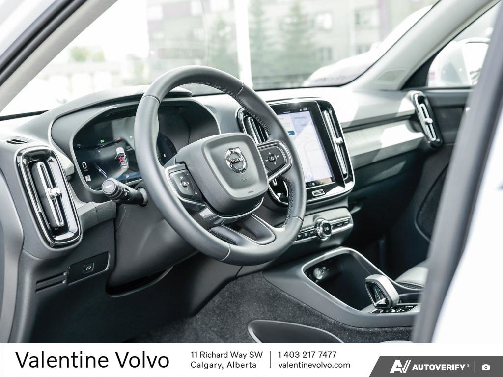 2025 Volvo XC40 Core Bright Theme-12
