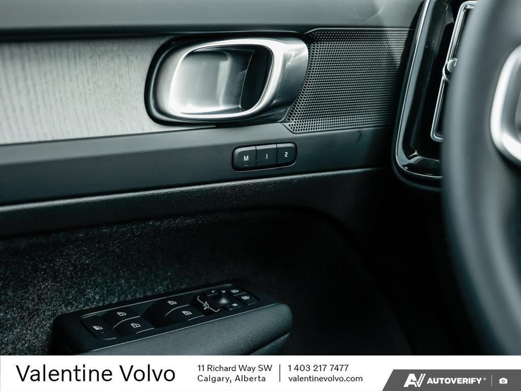 2025 Volvo XC40 Core Bright Theme-17