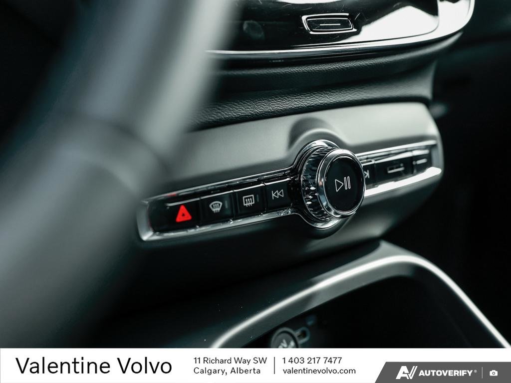 2025 Volvo XC40 Core Bright Theme-19