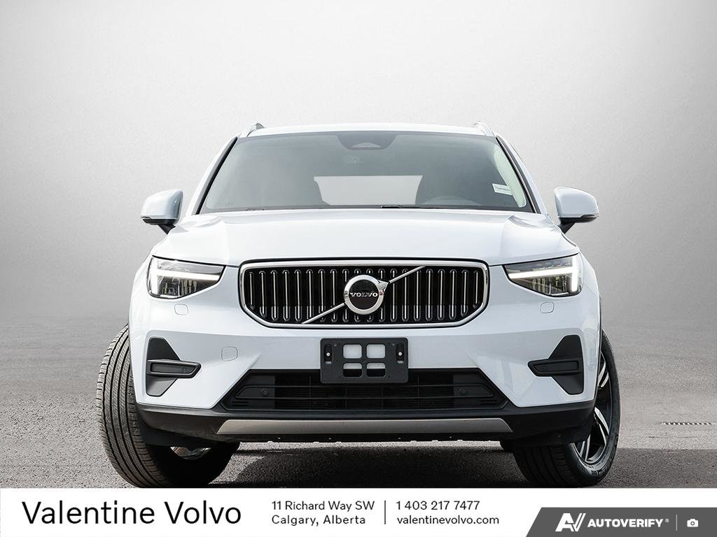 2025 Volvo XC40 Core Bright Theme-1
