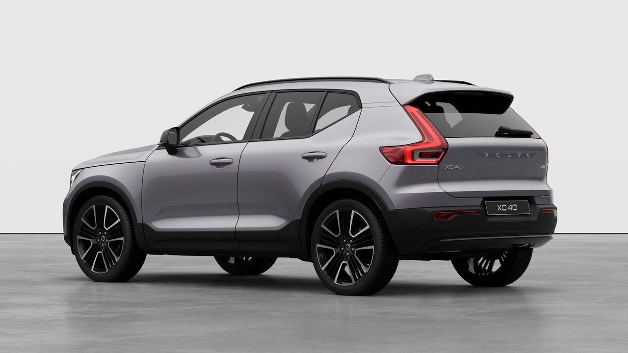 2026 Volvo XC40 Plus (Dark Theme)-1