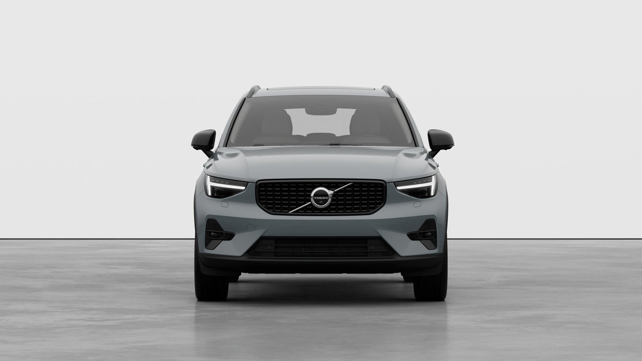 2026 Volvo XC40 Plus (Dark Theme)-4