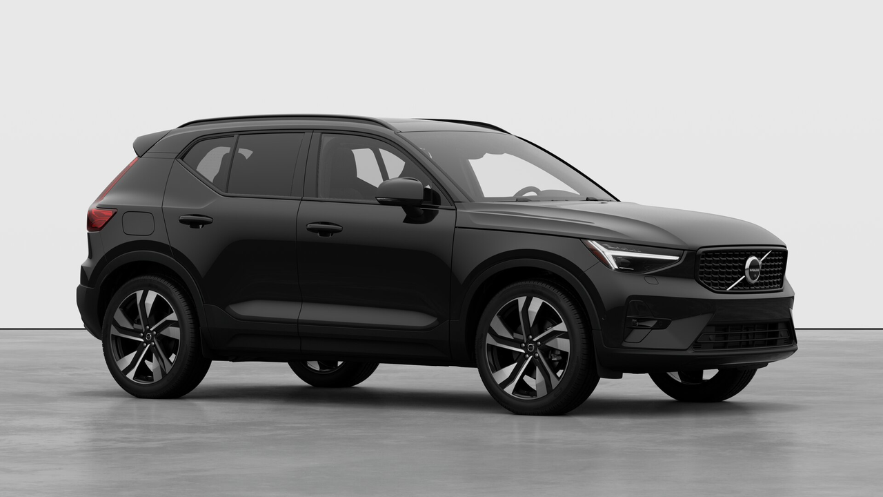 2026 Volvo XC40 Plus (Dark Theme)-2