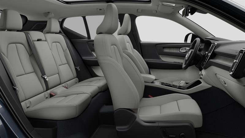 2026 Volvo XC40 Plus (Dark Theme)-4