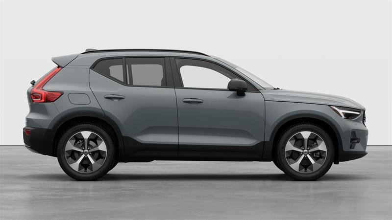 2026 Volvo XC40 Plus Dark Theme-2