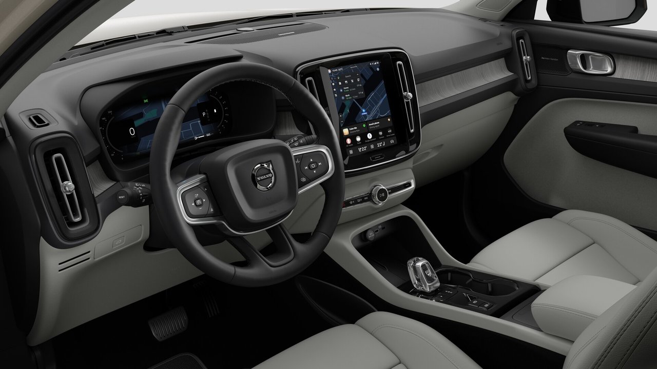 2026 Volvo XC40 Plus (Dark Theme)-9