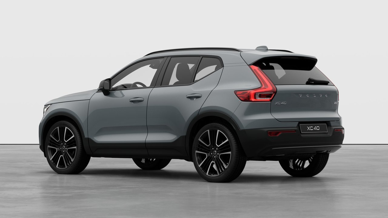 2026 Volvo XC40 Ultra (Dark Theme)-1