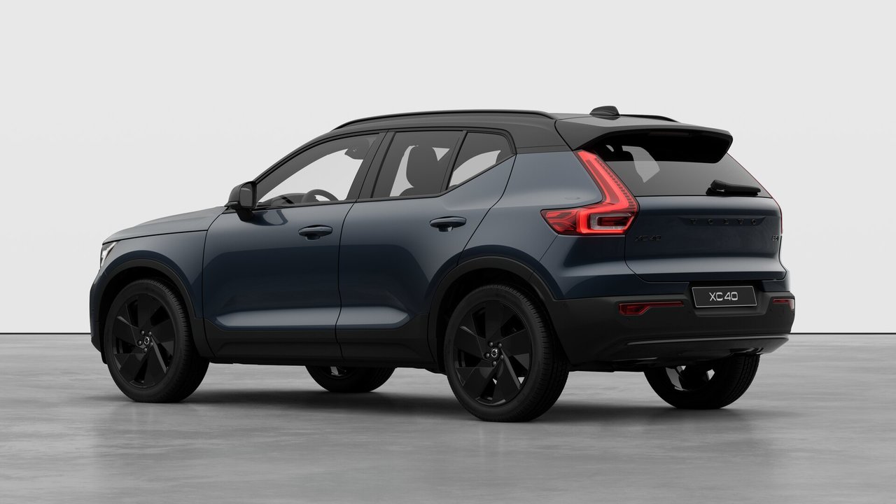 2026 Volvo XC40 Ultra Black Edition-1