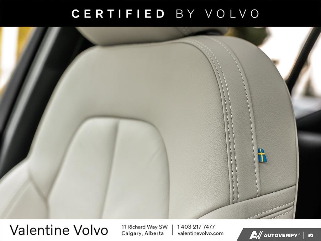 2026 Volvo XC40 Plus Dark Theme-22