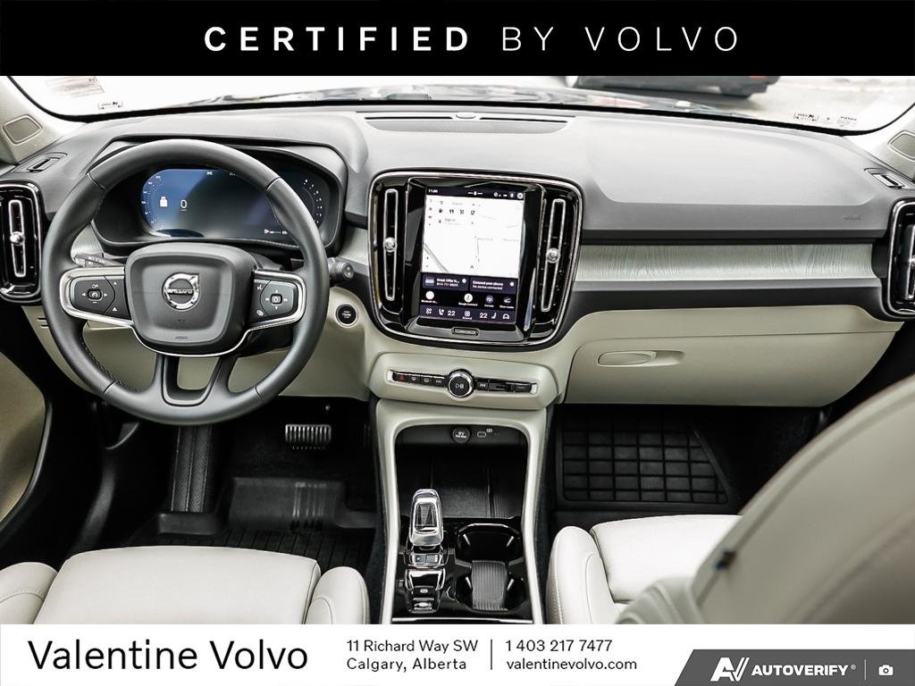 2026 Volvo XC40 Plus Dark Theme-25