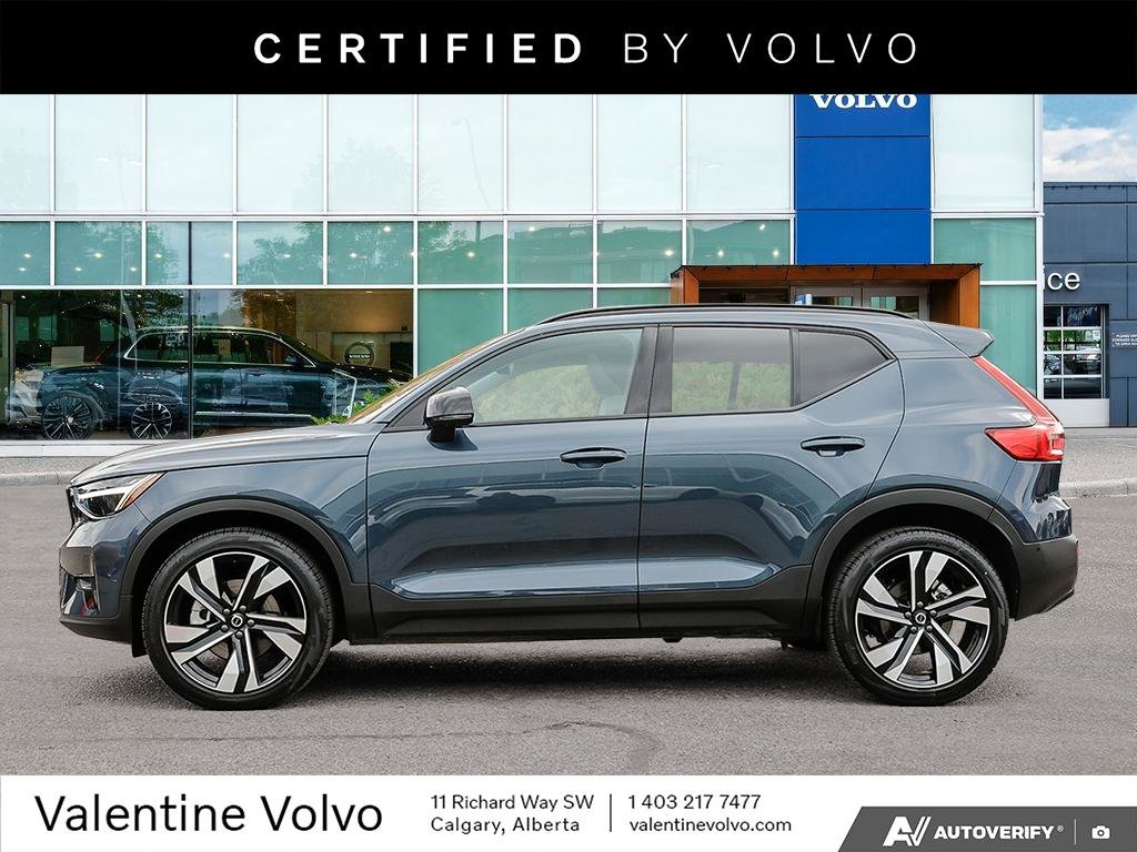 2026 Volvo XC40 Plus Dark Theme-2