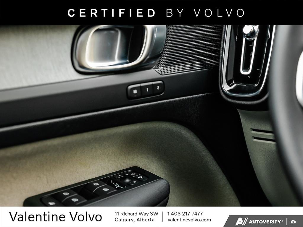 2026 Volvo XC40 Plus Dark Theme-17