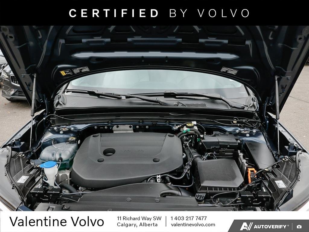 2026 Volvo XC40 Plus Dark Theme-9