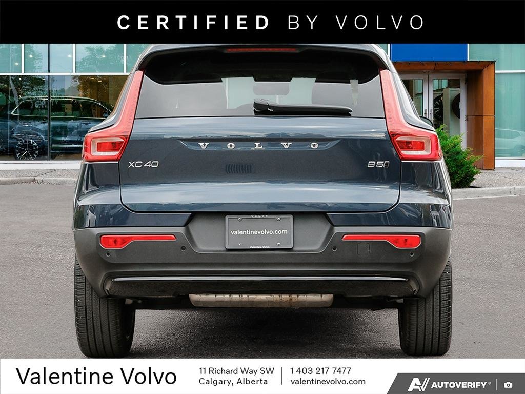 2026 Volvo XC40 Plus Dark Theme-4