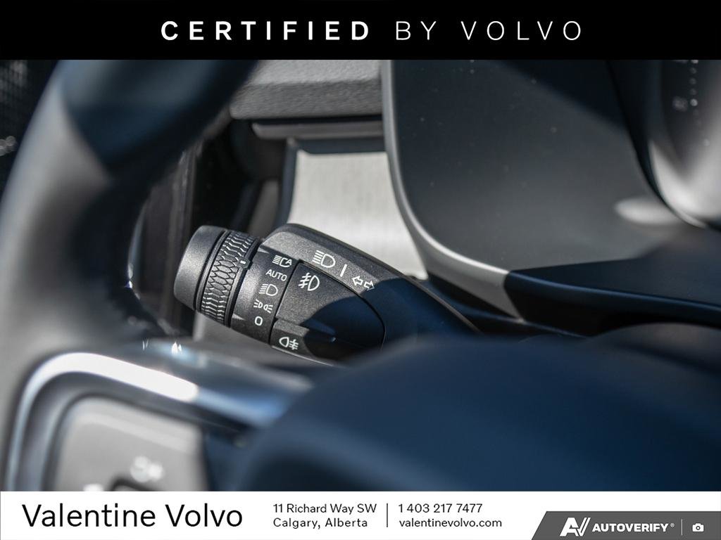 2026 Volvo XC40 Plus Dark Theme-15